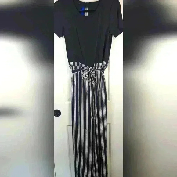 Apt.9 Short Sleeve Black/Tan & Black Stripes Belted Jumpsuit Wide Leg Size Small - Picture 1 of 9